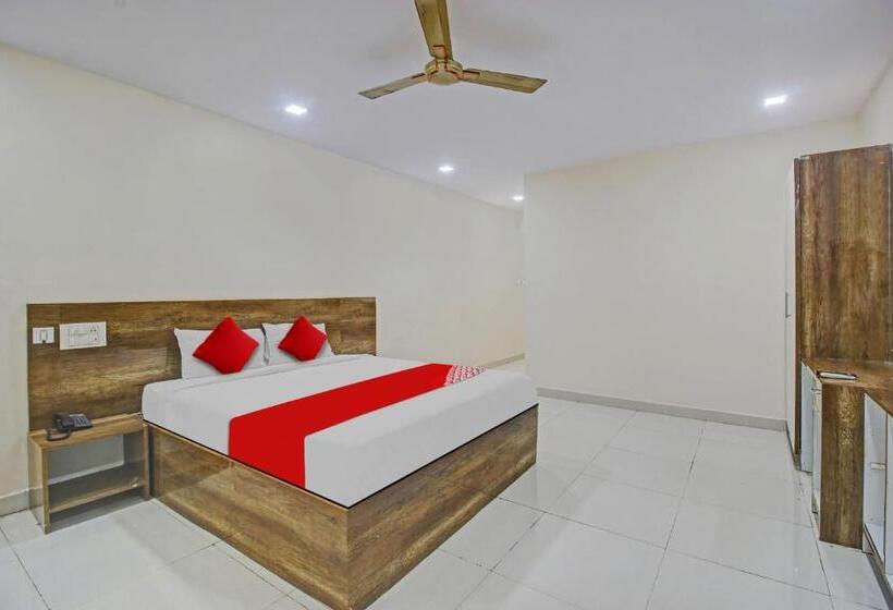 酒店 Sai Baba Palace Lodging And Boarding