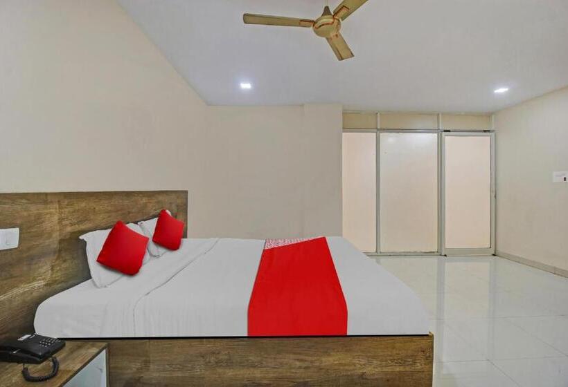 酒店 Sai Baba Palace Lodging And Boarding