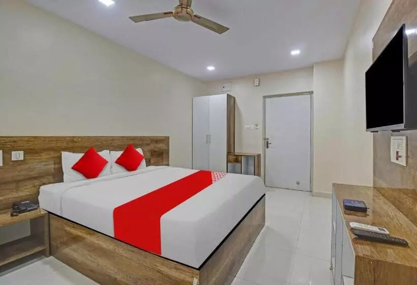 Hotelli Sai Baba Palace Lodging And Boarding