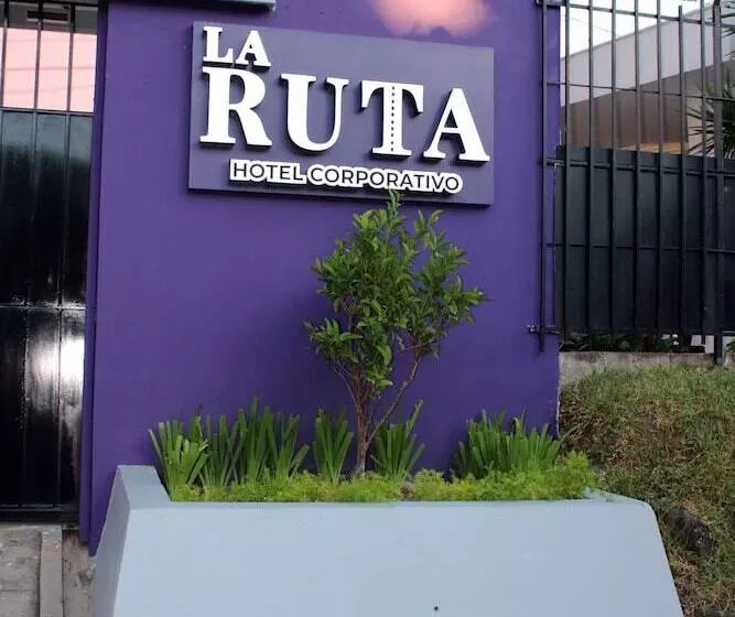 ペンション La Ruta Hotel Corporativo