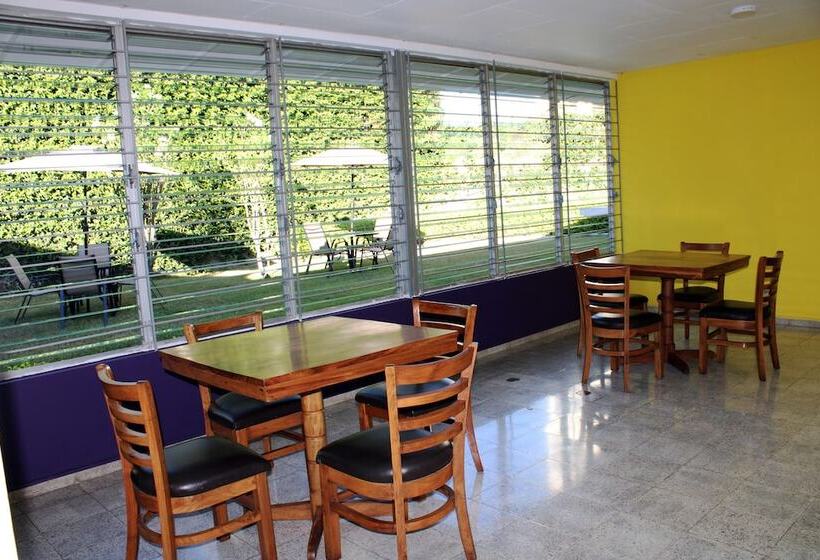 پانسیون La Ruta Hotel Corporativo