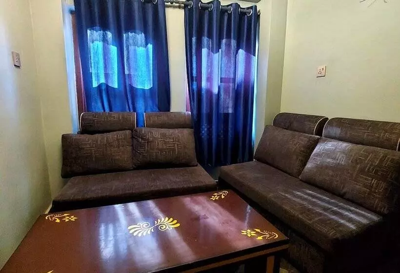 پانسیون Luniva Restaurant And Guest House