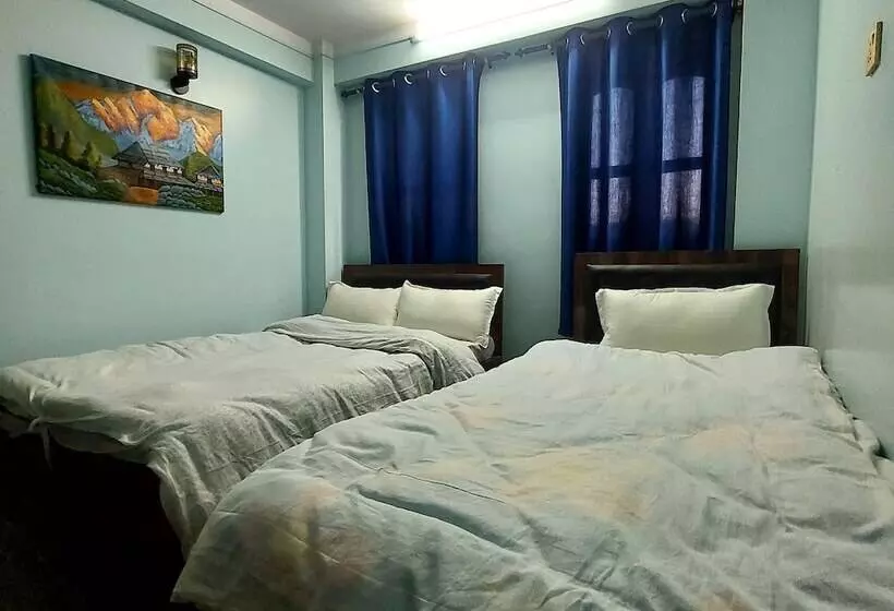 پانسیون Luniva Restaurant And Guest House