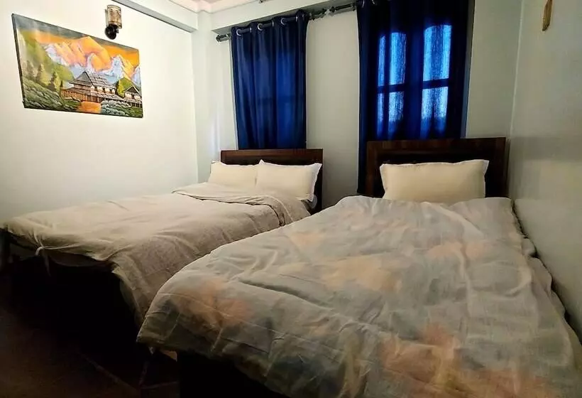 پانسیون Luniva Restaurant And Guest House