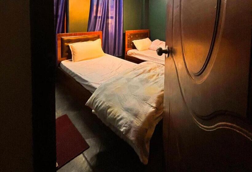 پانسیون Luniva Restaurant And Guest House