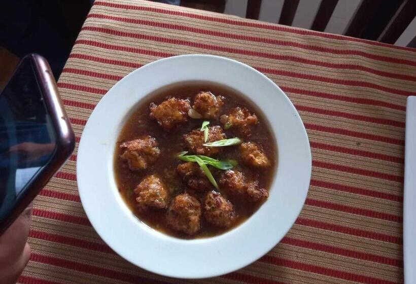 پانسیون Luniva Restaurant And Guest House