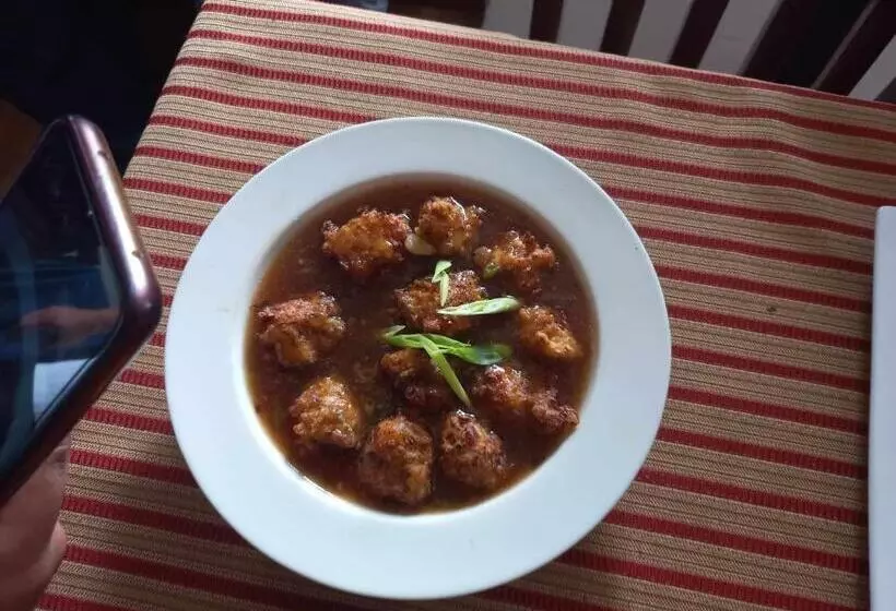 پانسیون Luniva Restaurant And Guest House