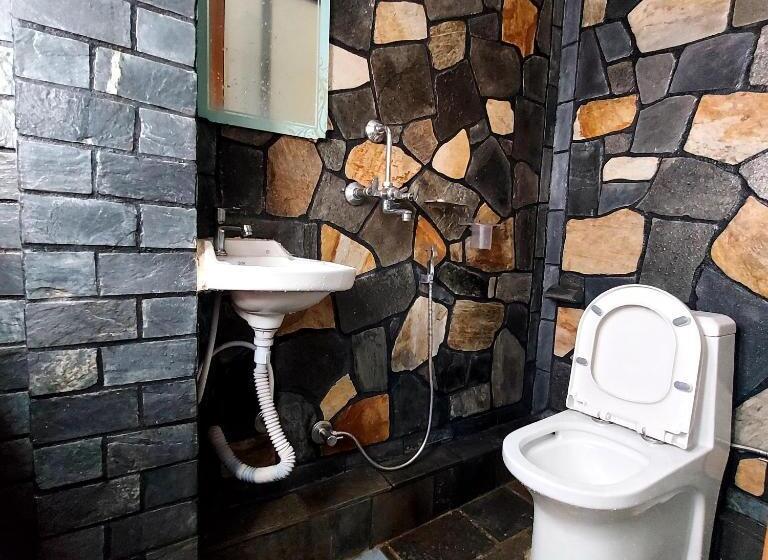 پانسیون Luniva Restaurant And Guest House