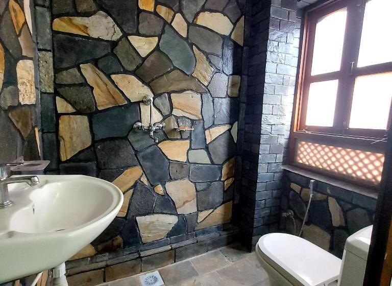 پانسیون Luniva Restaurant And Guest House