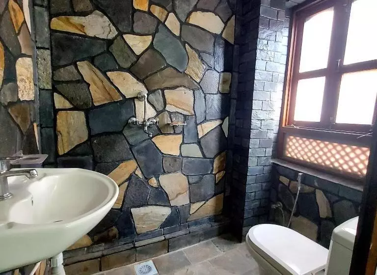 پانسیون Luniva Restaurant And Guest House