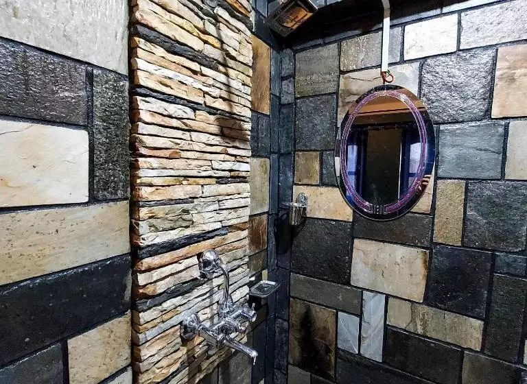 پانسیون Luniva Restaurant And Guest House