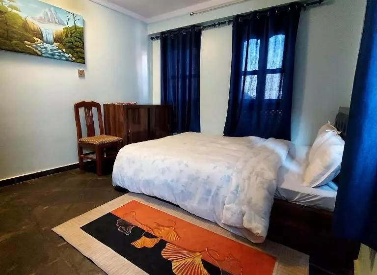 پانسیون Luniva Restaurant And Guest House