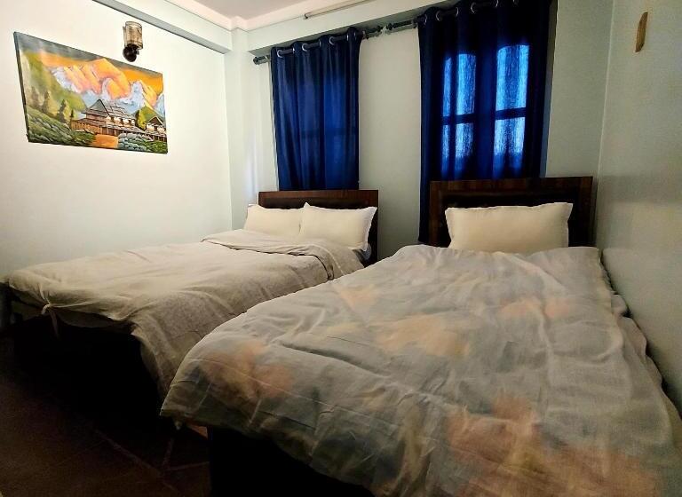 پانسیون Luniva Restaurant And Guest House