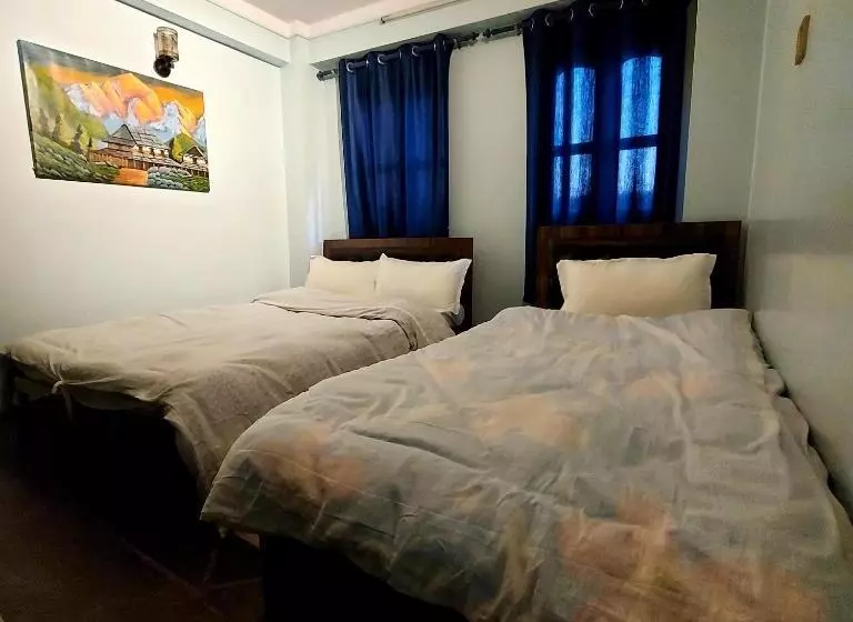 پانسیون Luniva Restaurant And Guest House