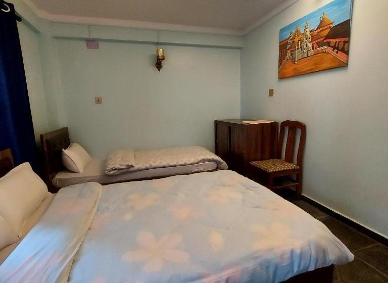 پانسیون Luniva Restaurant And Guest House