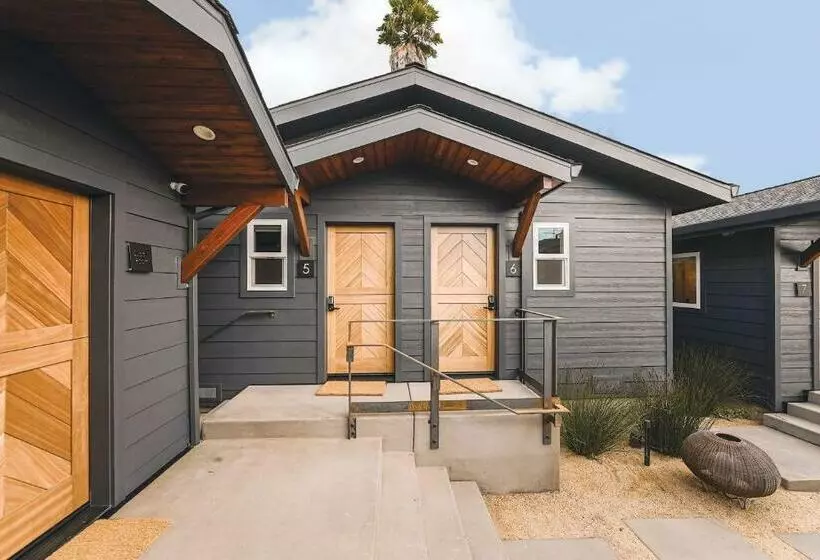 Retkeilymaja Shortboard Room Includes Queen Bed