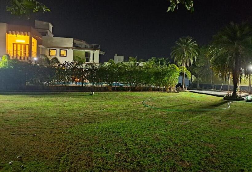 Art Resort & Farm House