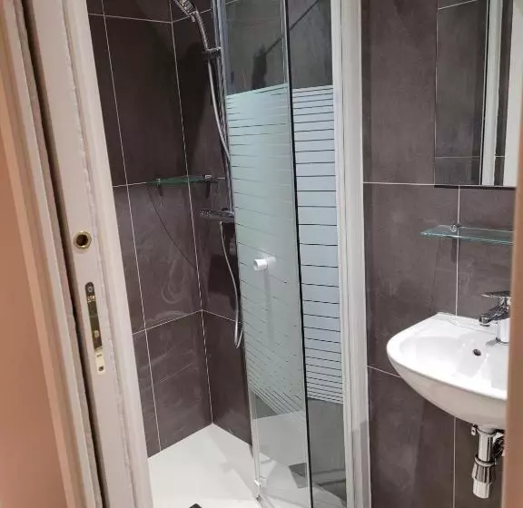 ベッドアンドブレックファースト Cosy Cottage With Private Pool