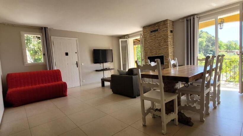 צימר Cosy Cottage With Private Pool