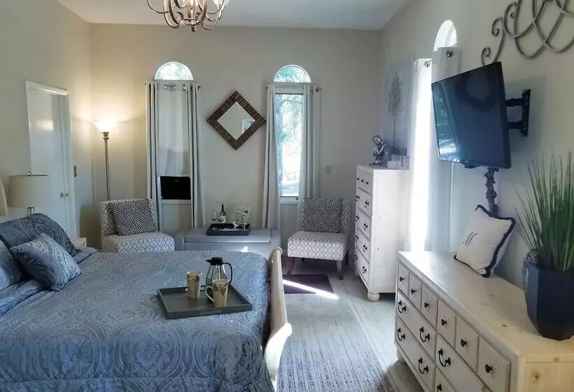 ベッドアンドブレックファースト Tuscan Manor