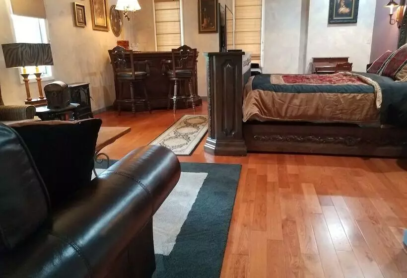ベッドアンドブレックファースト Tuscan Manor