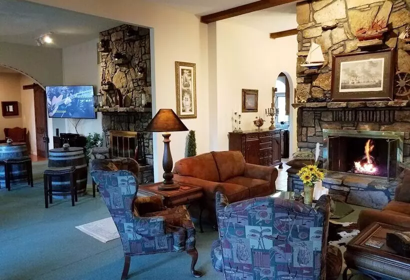 ベッドアンドブレックファースト Tuscan Manor