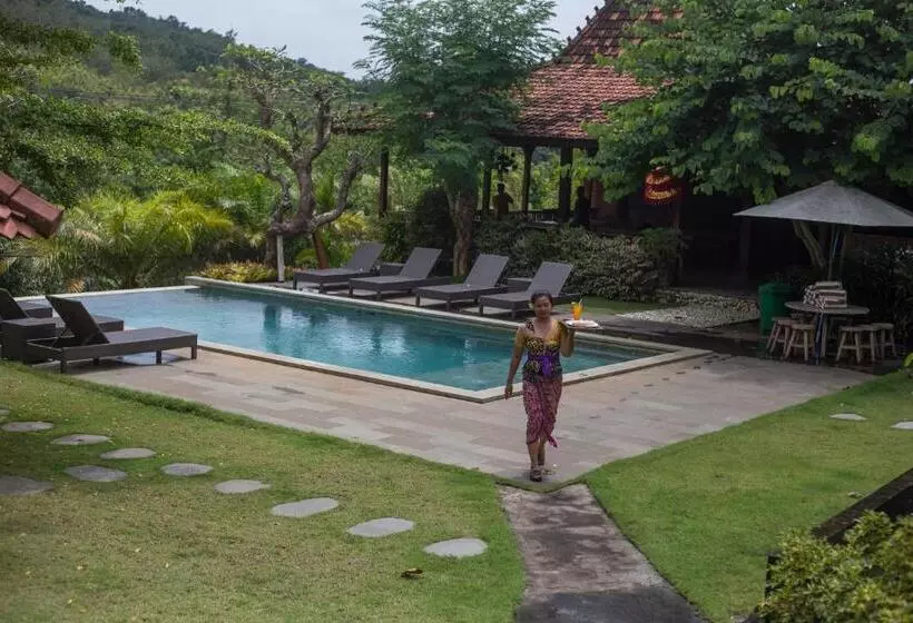 Hotelli Klumpu Hill Villas Nusa Penida