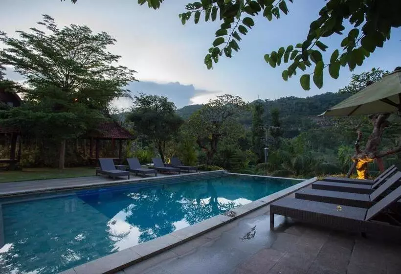 Hotelli Klumpu Hill Villas Nusa Penida