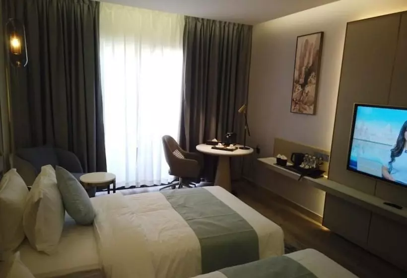 هتل H Luxury