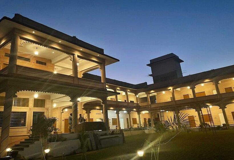 בית מלון כפרי Jai Niwas Palace Resort