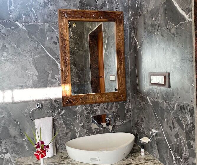 בית מלון כפרי Jai Niwas Palace Resort