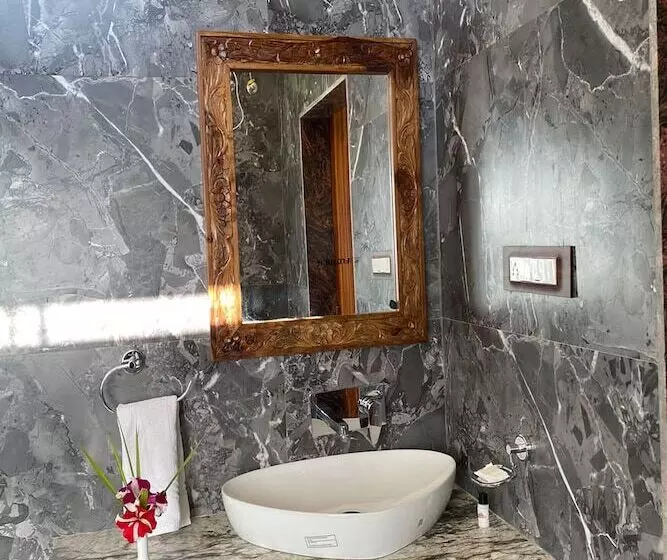 Hotelli Jai Niwas Palace Resort