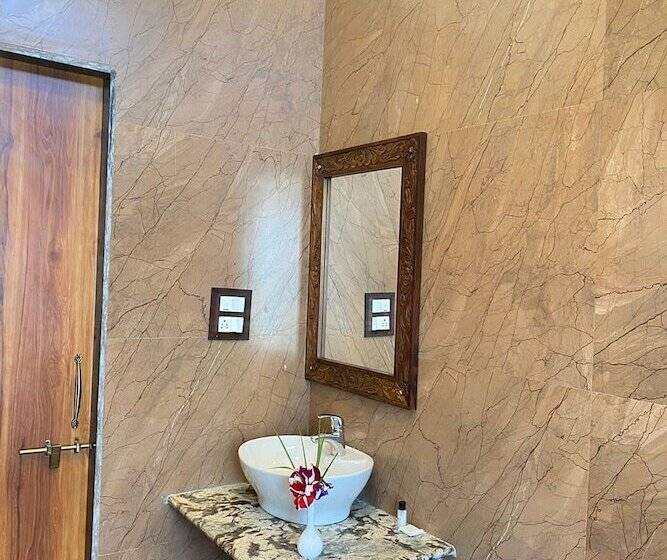 בית מלון כפרי Jai Niwas Palace Resort