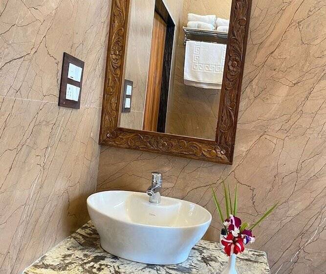 בית מלון כפרי Jai Niwas Palace Resort