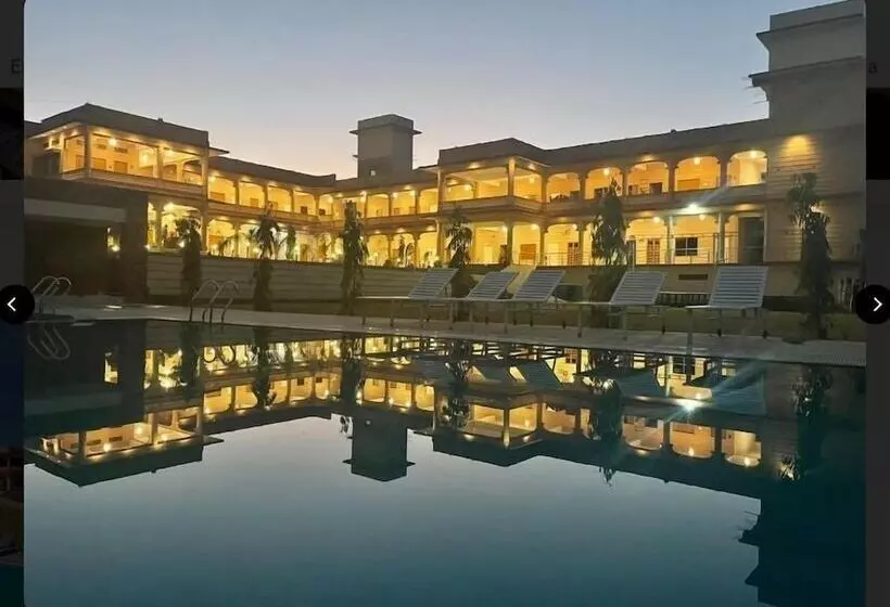 Hotelli Jai Niwas Palace Resort