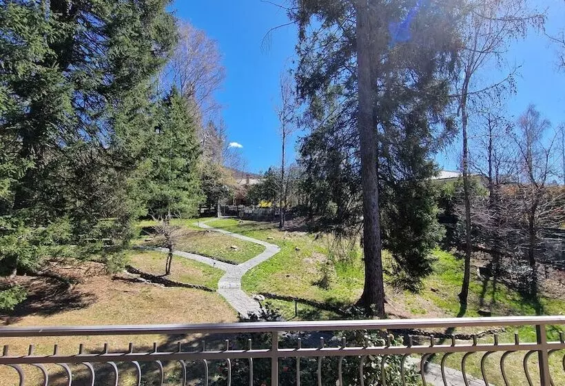 Hotelli Montegrino Lakeview