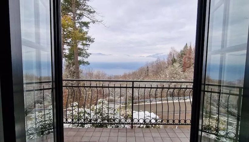 Hotelli Montegrino Lakeview