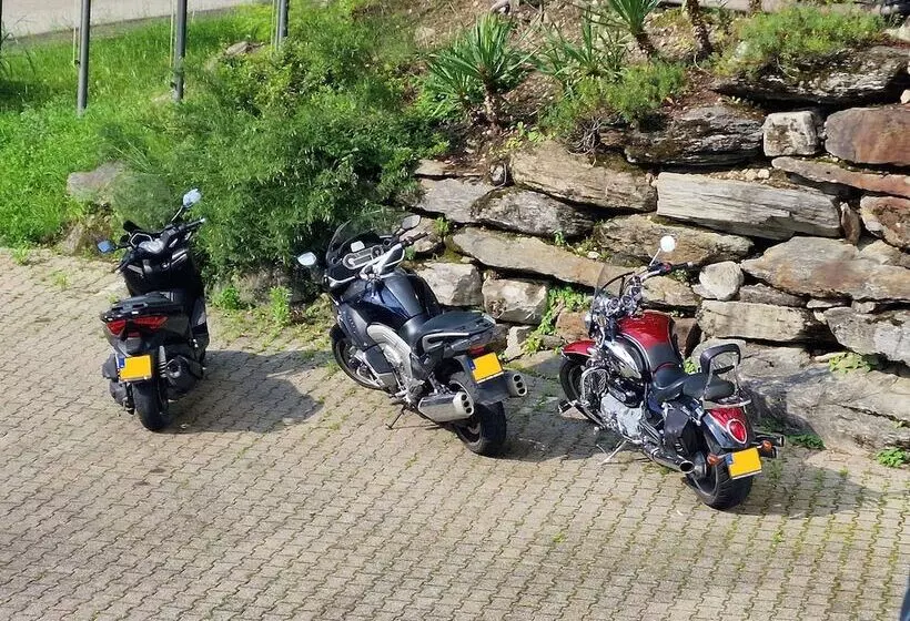 Hotelli Montegrino Lakeview