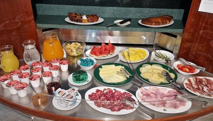 Отель Montegrino Lakeview