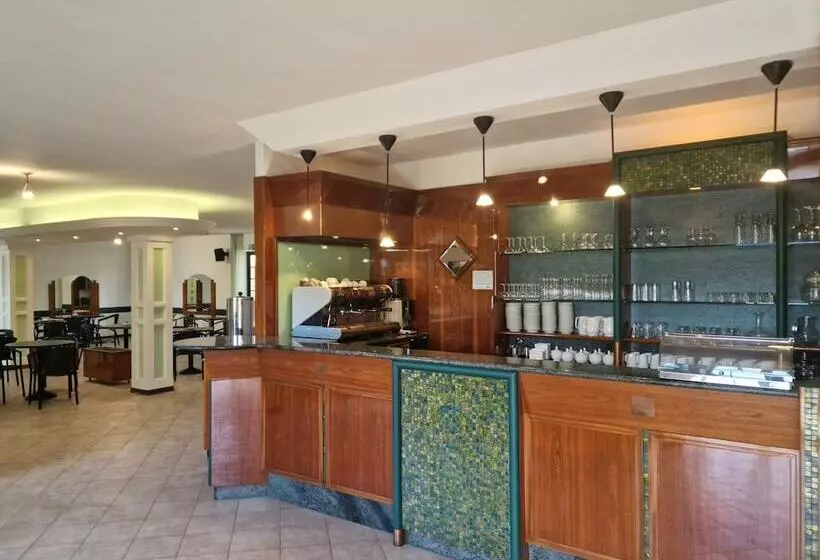 Hotelli Montegrino Lakeview