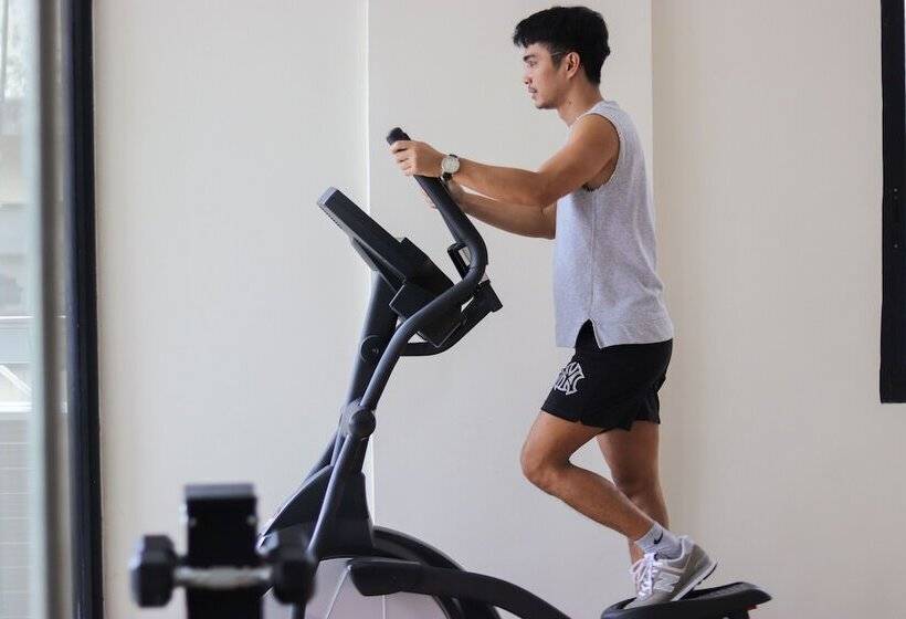 Hotel The Grid Co Living Managed By Hii