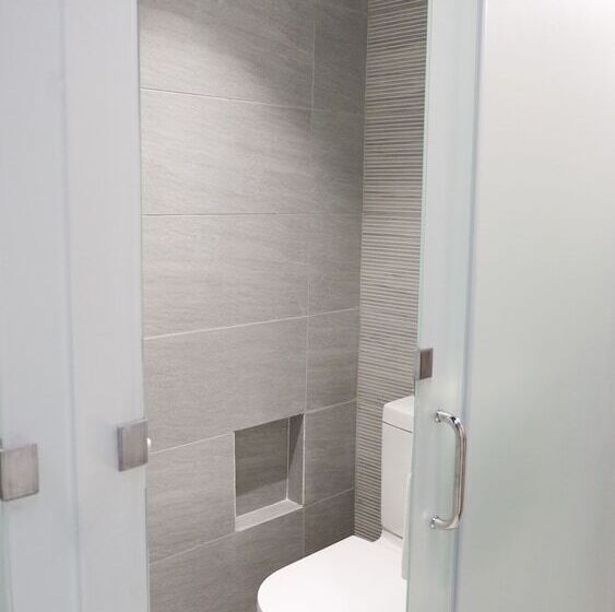 Hotel The Grid Co Living Managed By Hii