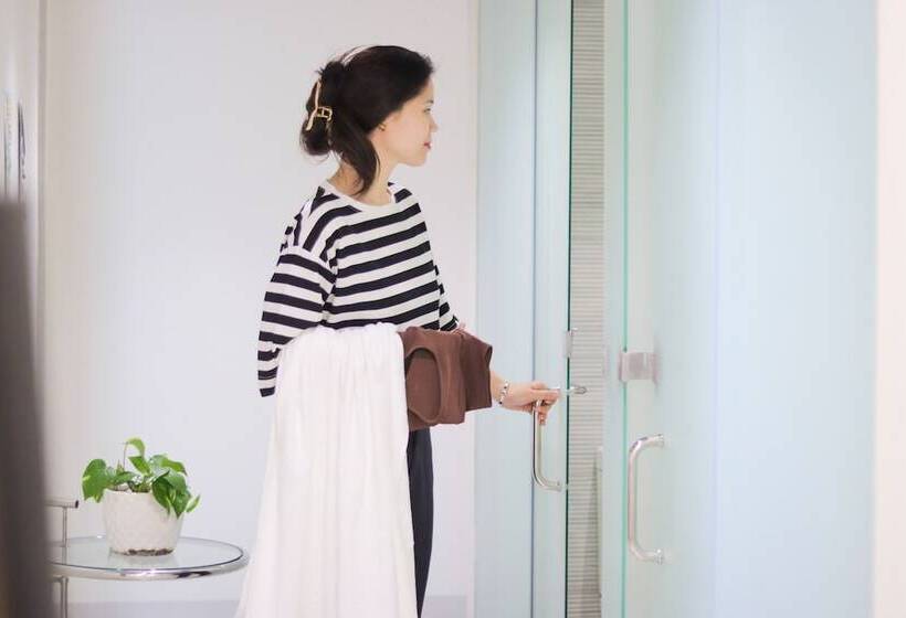 Hotel The Grid Co Living Managed By Hii