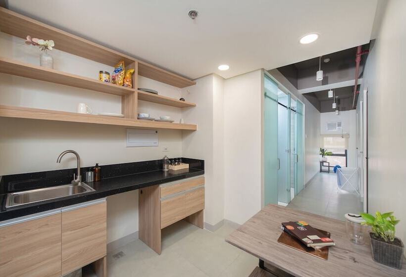 Hotel The Grid Co Living Managed By Hii