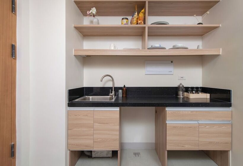 Hotel The Grid Co Living Managed By Hii