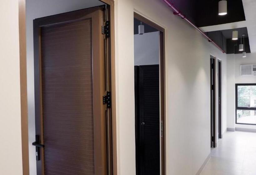 Hotel The Grid Co Living Managed By Hii