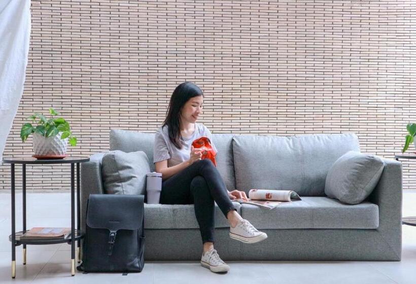 Hotel The Grid Co Living Managed By Hii