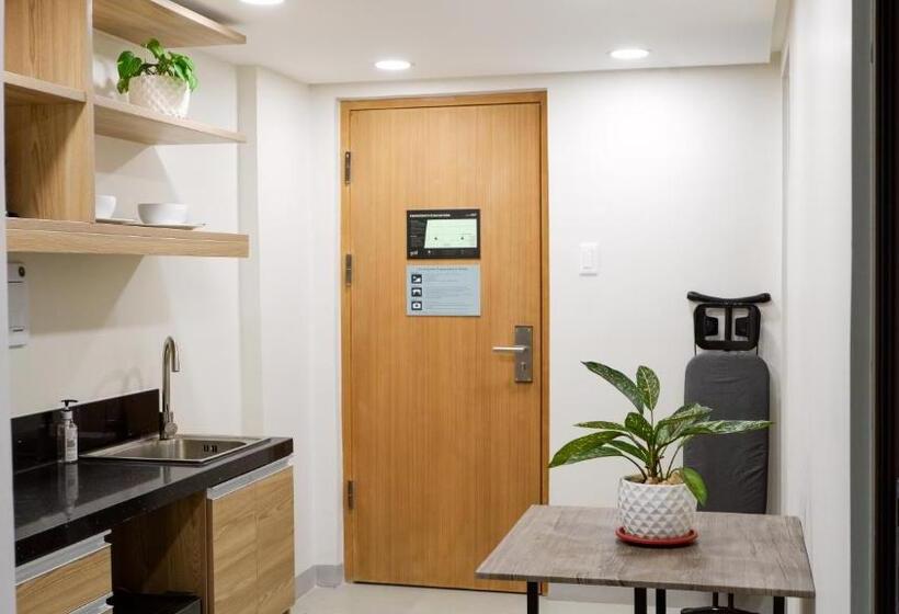 Hotel The Grid Co Living Managed By Hii