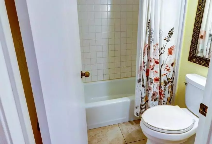 Papakea K303 2bed/2bath Stunning Ocean & Pool Views