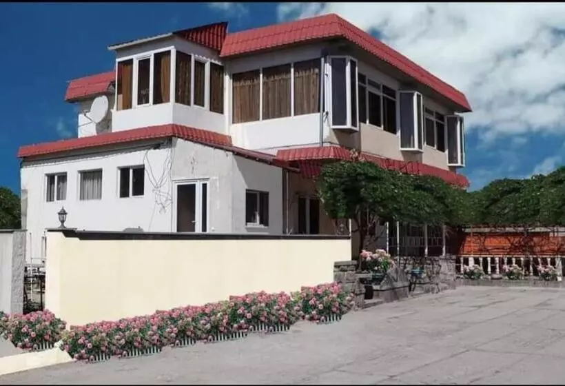 Hotelli Ani Guesthouse